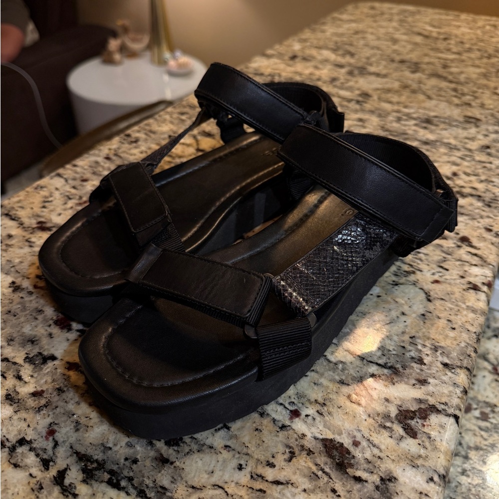 VINCE Carver Platform Sandals